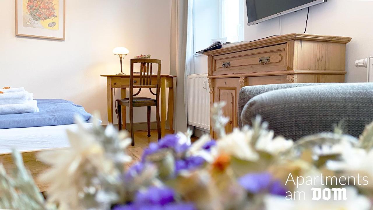 Apartments Am Dom Наумбург Екстериор снимка