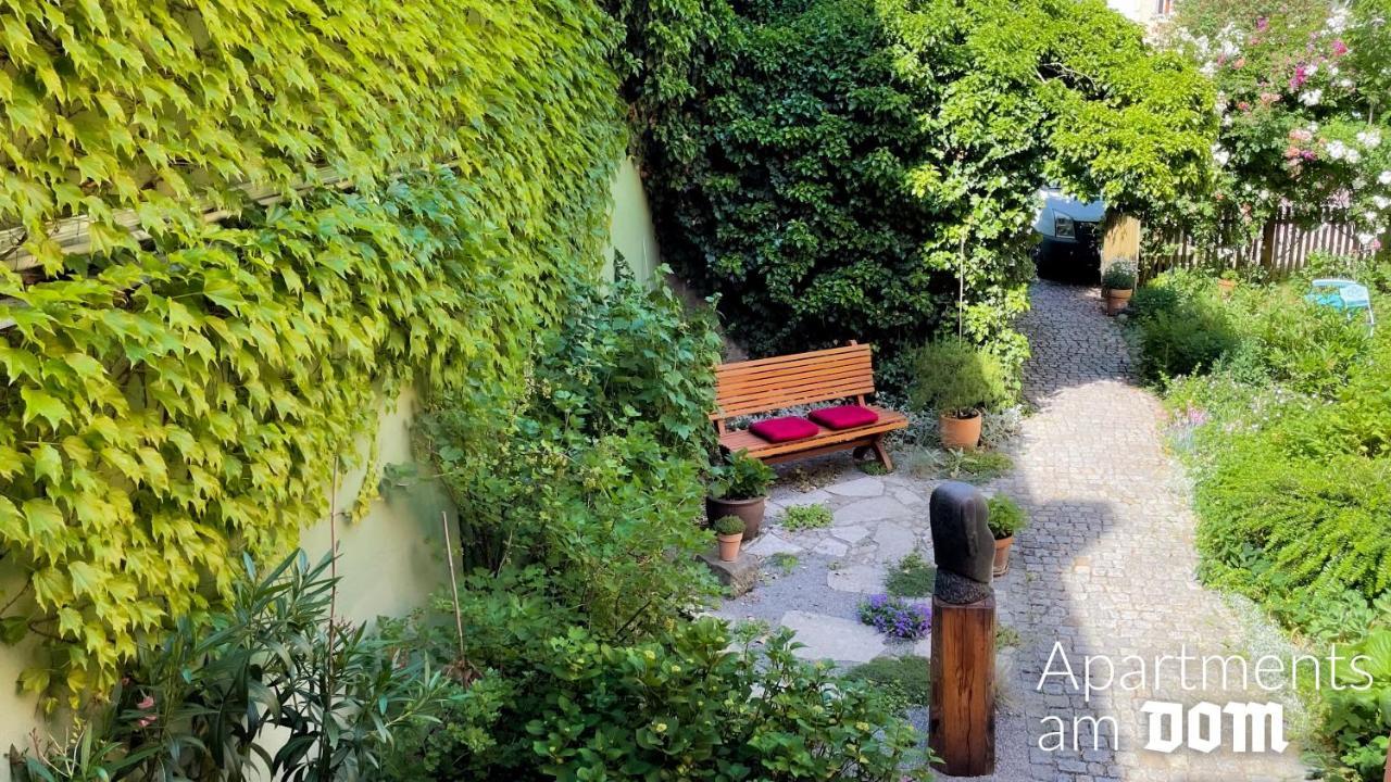 Apartments Am Dom Наумбург Екстериор снимка
